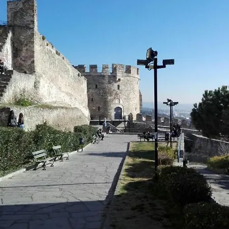 Floor Ano Poli Δωμάτια σε οικογενειακή κατοικία Θεσσαλονίκη